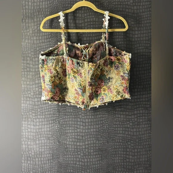 ✨SHEIN✨Floral Lace-Up Corset Top - Picture 2 of 5